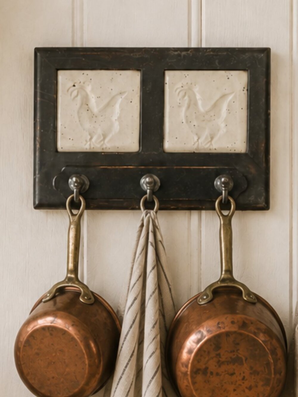 Vintage Rooster Wood & Tile Wall-Mounted 3-Hook Key Holder Rack